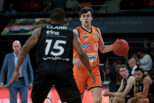 更承担着文 更承担着文